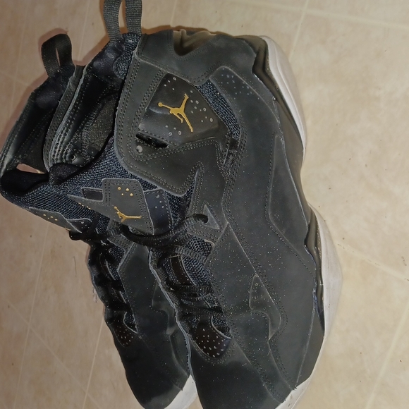 Jordan Tru flights - Picture 2 of 9